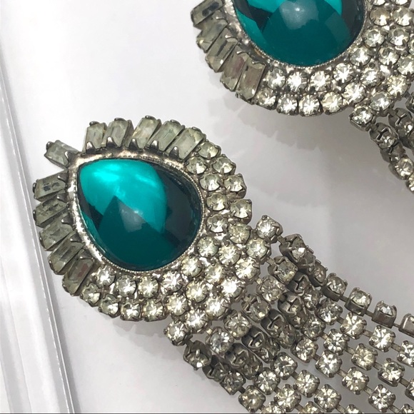 Jewelry - VTG GREEN CABOCHON RHINESTONE DROP EARRINGS